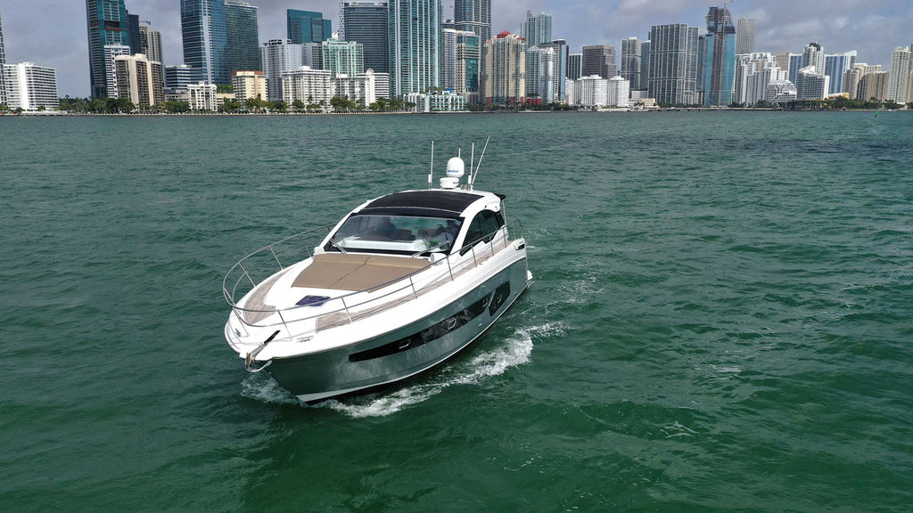 43ft Azimut Atlantis – Miamiprimerentals